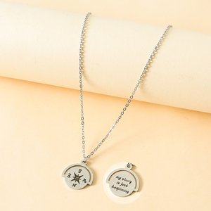 Collar con letras láser de brújula americana europea, regalo de temporada de graduación, joyería de acero inoxidable, collar de graduación 2025 - Product Image 4