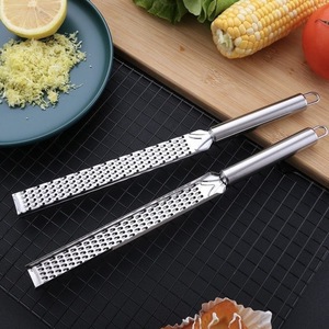 Rallador de queso de acero inoxidable, herramienta de cocina multifuncional para queso, limón, chocolate, patatas, apto para lavavajillas - Product Image 5