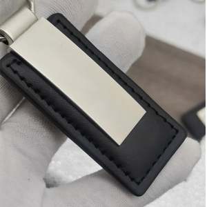 Porte-clés en cuir PU avec logo gravé au laser personnalisé, porte-clés en métal et cuir, cadeau promotionnel YS894 - Product Image 3