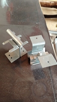 Offre Spéciale : Accessoires PV – Serre-câble Central Solaire pour Structure de Support de Panneaux de Ferme Solaire à Grande Échelle