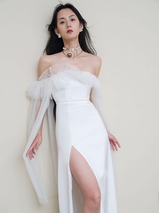 Elegante Vestido de Novia Largo sin Tirantes con Detalles de Diamantes y Abertura, de Cachemira, para Sesión de Fotos de Boda - Product Image 2