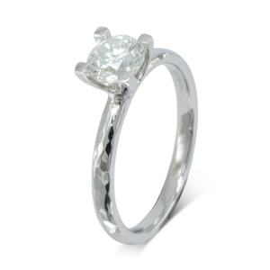 แหวนเงินแท้ 925 ลายตอก แหวนเพชรโมอิสซาไนต์ แหวนแต่งงานลายตอก - Product Image 2