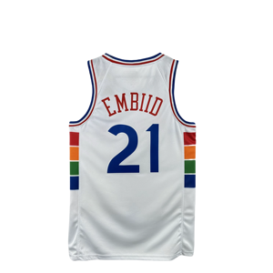 Maglie da basket originali della squadra americana ricamate con i numeri 77 di Luka Doncic, 15 di Nikola Jokic e 34 di Giannis Antetokounmpo. - Product Image 5