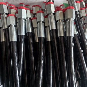 Tuyau en caoutchouc haute pression pour fluides constants, épaisseur de paroi 3,5 mm, tressé à deux couches de fil d'acier, pour véhicules de construction et - Product Image 3