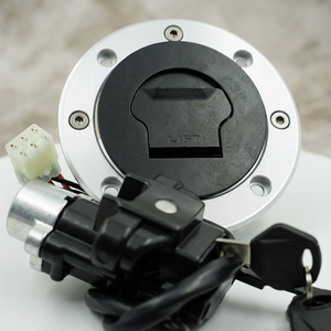 Ensemble de cylindres de serrure de moto en alliage d'aluminium de haute qualité <span class=keywords><strong>pour</strong></span> accessoires de modification GSF600 GSF1200, couleur argent - Product Image 2