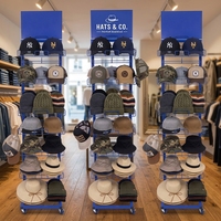 Présentoir de Chapeaux et Casquettes en Métal Multi-Niveaux Autoportant Personnalisé avec Roues pour Magasin de Détail