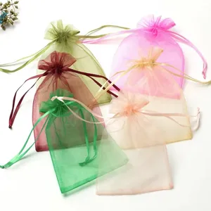 Vente en gros Pochette en organza pour faveurs de mariage Sac cadeau promotionnel avec logo Sac en organza personnalisé avec grand cordon de serrage imprimé en blanc