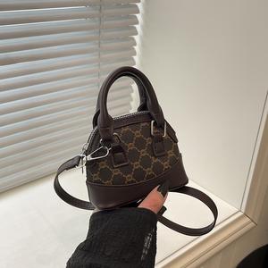 กระเป๋าถือแฟชั่นล้ำสมัย 2025 ลายพิมพ์สไตล์มาลลาร์ด กระเป๋าสะพายใต้วงแขนแบบมีซิป ผลิตจากโพลีเอสเตอร์ น้ำหนักเบา เหมาะสำหรับผู้หญิงที่ทำงานออฟฟิศ - Product Image 4