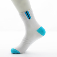 Chaussettes de sport pour hommes, pas chères, pour l'automne et l'hiver, chaussettes courtes décontractées, épaisses, pour le travail