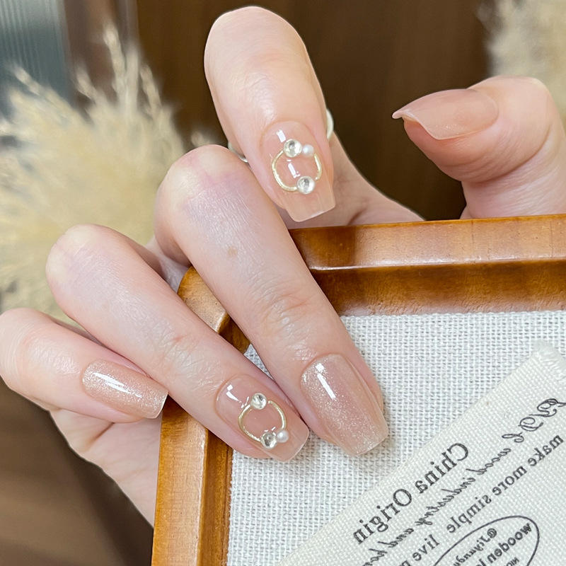 BY2184สง่างามและสง่างาม