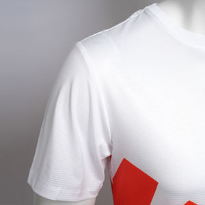 Camiseta de Entrenamiento para Hombre con Logotipo de Diseño Nuevo Personalizado, Sublimación, 100% Poliéster, Malla Transpirable de Secado Rápido - Product Image 4