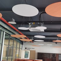 Plafond acoustique suspendu de nouvelle conception, résistant au feu, en feutre PET, absorption acoustique