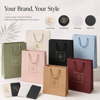 Sac en papier de luxe personnalisé avec ruban, finition colorée et poignée stratifiée brillante, poignée avec impression artistique et soufflet latéral, pour cadeaux et fêtes