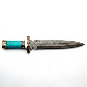 มีดปลายหอกเหล็กดามัสกัสเกรด DIY ยี่ห้อ Iron Crown Forge ด้ามเทอร์ควอยซ์ ตกแต่งสีทอง ใบมีดยาว 15 นิ้ว ผลิตตามแบบ OEM สำหรับการตั้งแคมป์ - Product Image 1