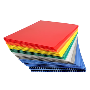 Nhà sản xuất 2-12 mét mạnh mẽ sóng <span class=keywords><strong>Poly</strong></span> Rolls cho trang trí bảo vệ sàn tùy chỉnh tấm nhựa rỗng PP tấm Hội Đồng Quản Trị - Product Image 1