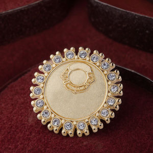 メーカー向け高品質カスタム形状メタル製3Dラインストーンブローチ ダイヤモンドピンバッジ ラペルクラブピン 販売中 - Product Image 2