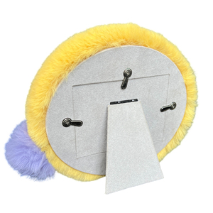 <span class=keywords><strong>Cadre</strong></span> <span class=keywords><strong>photo</strong></span> rond en peluche mignon et moelleux avec pompon, petit <span class=keywords><strong>cadre</strong></span> <span class=keywords><strong>photo</strong></span> de bureau pour la décoration de la maison, de la chambre ou du bureau - Product Image 3