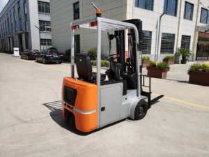 Montacargas Eléctrico de Tres Ruedas con Certificación CE, Económico para Almacenes y Fábricas - Product Image 4