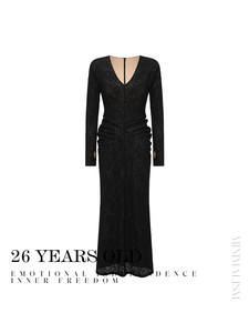 <span class=keywords><strong>Robe</strong></span> <span class=keywords><strong>longue</strong></span> à manches longues, col en V, coupe ajustée, taille cintrée, en dentelle jacquard, style luxe léger, design original, collection hiver, 26YEARSOLD 3721 - Product Image 1