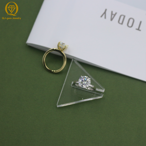 Bague classique pour femme à coupe ronde, design minimaliste, or blanc/or 18 carats - Product Image 1