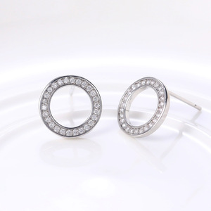 Orecchini a Perno Minimalisti Rotondi Cavi, Gioielli di Moda Creativi a Forma di O, Eleganti per Uso Quotidiano Femminile - Product Image 1