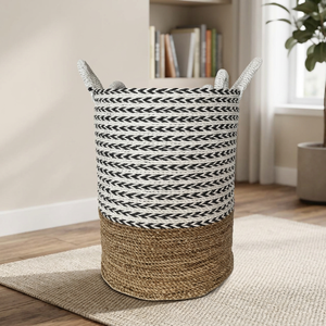 Cesto para Ropa Sucia Home Basket Bali con Diseño de Flecha, de Seagrass y Plástico Reciclado, Blanco Natural y Negro - Product Image 3