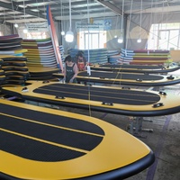 Planche à pagaie gonflable portable pour la pêche 10'6" aspect bambou avec ailerons complets, laisse et kit de réparation – Expédition rapide dans le monde entier