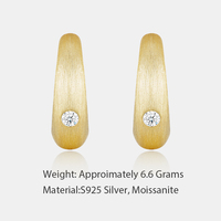 Boucles d'oreilles créoles tendance en argent sterling 925 plaqué rhodium et or avec moissanite taille ronde pour femme