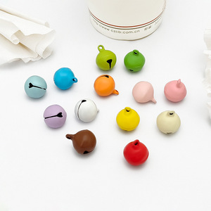 Campana pequeña pintada de colores, redonda de hierro de 14mm para hacer pulseras, accesorios de joyería DIY y llaveros - Product Image 3