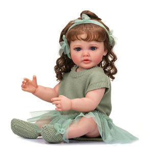 Une poupée en réincarnation avec une jupe et de longs cheveux, une simulation exquise d'une petite fille accompagnant la poupée. - Product Image 6
