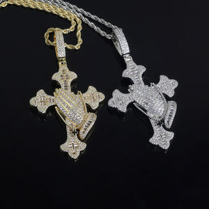 Estilo personalizado nuevo Iced Out Bling Rectangular Cz joyería Hip Hop manos rezando collar con colgante en forma de cruz - Product Image 4