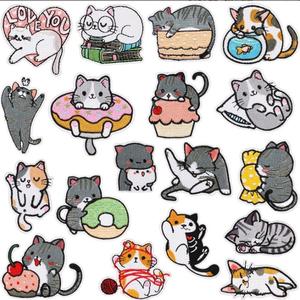 Individuelle Kleidung-Aufbügelpatches Niedliche Cartoon-Katzen-Stickerei Aufbügelbare Tier-Katzen-Patches - Product Image 1