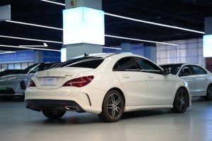 Mercedes-Benz <span class=keywords><strong>CLA</strong></span>-Class Facelift 2017 <span class=keywords><strong>CLA</strong></span> <span class=keywords><strong>220</strong></span> 4MATIC Berline compacte 4 portes 5 places Conduite à gauche Turbo Automatique 7G-DCT 135kW - Product Image 5