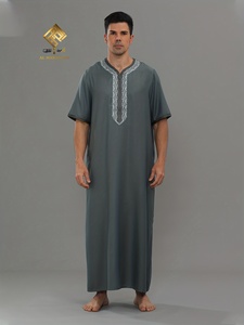 Robe de prière musulmane du Moyen-Orient pour hommes, robe arabe à manches courtes - Robe arabe élégante - Product Image 1