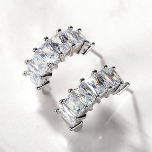 Eleganti Orecchini a Cerchio a C per Donne, Gioielli Scintillanti alla Moda Estiva, Vendita all'Ingrosso - Product Image 3
