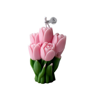 Tulip Bouquet Shaped Scented Candle Romantic Atmosphere Ornament Valentine's Day Gift Floral Aroma Candle Home <b>Table</b> Decor Prese - Product Image 6