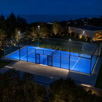 Terrain de padel panoramique extérieur complet avec mur en verre, structure en acier, éclairage LED, gazon artificiel, système complet pour clubs de padel