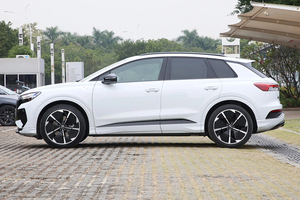 Audi Q4 <span class=keywords><strong>E</strong></span>-<span class=keywords><strong>tron</strong></span> 50 <span class=keywords><strong>E</strong></span>-<span class=keywords><strong>tron</strong></span> quattro Edición <span class=keywords><strong>2024</strong></span>, SUV Urbano de Lujo para Jóvenes Profesionales Modernos - Product Image 5