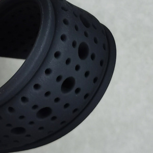Bracelet de montre sport en silicone respirant Upro avec trous d'aération et coutures, bracelet en caoutchouc souple étanche 20mm 22mm 24mm pour hommes - Product Image 3
