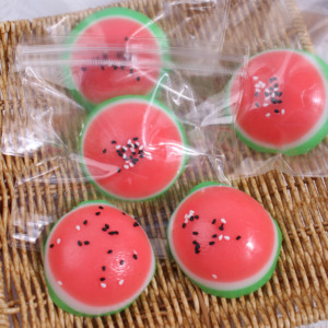 Juguetes de simulación de sandía redonda favoritos de los niños, con tacto cremoso, nuevos juguetes divertidos para amasar y aliviar el estrés. - Product Image 1