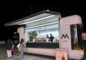 Food Truck de Soutien pour Club de Cyclisme avec Station de Réparation de Vélos et Gels Énergétiques pour les Longues Trajets - Product Image 3