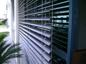 Ngoài trời cơ giới con lăn Rèm nhôm cửa sổ điện Venetian Rèm lăn màn trập tùy chỉnh - Product Image 2