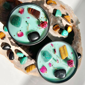 Bougie parfumée en cire de soja naturelle faite à la main dans un bocal en verre de luxe Aikun avec cristaux - Product Image 5