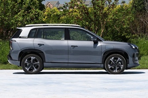 Aion V 2026 <span class=keywords><strong>Prix</strong></span> <span class=keywords><strong>de</strong></span> vente directe usine Véhicule à énergie nouvelle Cinq portes Cinq places <span class=keywords><strong>Voiture</strong></span> <span class=keywords><strong>électrique</strong></span> à traction avant pour adultes Autonomie 650 km Moteur 165 kW - Product Image 4