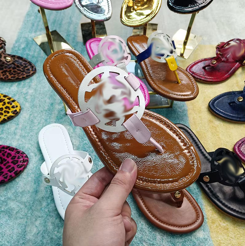 Poudre brune de couleurs mélangées