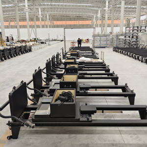 Máquina de <span class=keywords><strong>Pilates</strong></span> Reformer de Aleación de Aluminio para Entrenamiento Profesional en Estudio con Estructura de Base Central y Movimiento de Riel Suave - Product Image 4