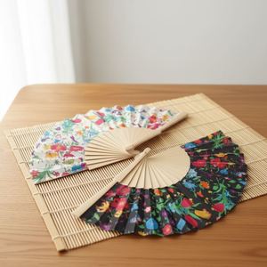 Éventail pliant en bois espagnol fait main de style européen de 23 cm, motif lotus, avec design d'art populaire peint, idéal pour mariage et anniversaire - Vente chaude - Product Image 5