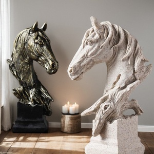 Scultura Moderna di Testa di Cavallo Dipinta a Mano, Forma Irregolare, Artigianato in Resina, Decorazione per Giardino e Casa, Regalo Aziendale - Product Image 1