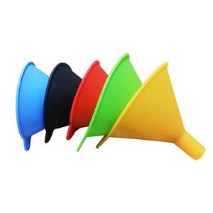 Ustensile efficace <span class=keywords><strong>de</strong></span> mini entonnoir <span class=keywords><strong>de</strong></span> qualité alimentaire <span class=keywords><strong>de</strong></span> haute qualité <span class=keywords><strong>pour</strong></span> le matériau HIPS multi-usage <span class=keywords><strong>de</strong></span> séparation liquide cosmétique - Product Image 2