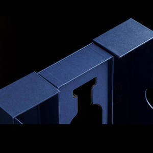 Boîtes cadeaux écologiques haut de gamme pour boissons, en matériaux recyclés, structure rigide, pelliculage mat, pour spiritueux et vins de luxe - Product Image 4